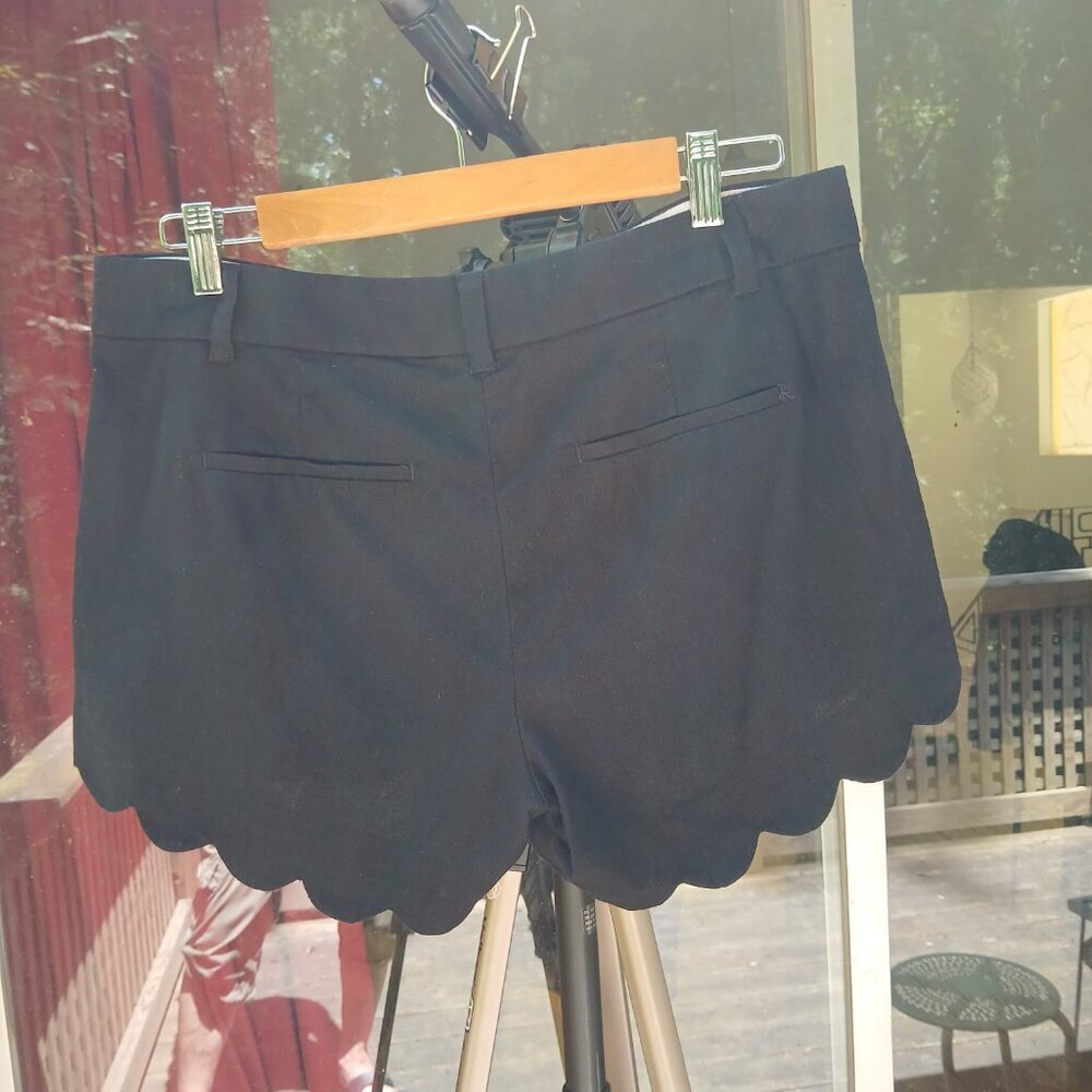 J Crew ** Black Linen/Cotton Scalloped Hem Shorts Super Cute! Sz 6 - Picture 2 of 6